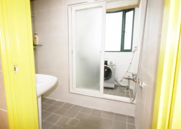 Hongdae Lazy Fox Hostel In Seoul